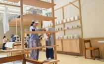 从线上爆款到线下桃源，这家前店后厂咖啡工坊，让爱好者直呼&ldquo;终于等到你&rdquo;From online bestsellers to offline peach blossom gardens, this front store and back factory coffee workshop has made enthusiasts exclaim "finally waiting for you"