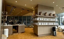 跨界咖啡的名创优品，奔着星巴克就去了？Did the renowned cross-border coffee brand go straight to Starbucks?