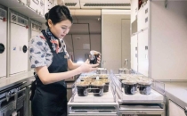 中国东航携手雀巢、星巴克升级云端咖啡体验China Eastern Airlines partners with Nestle and Starbucks to upgrade cloud coffee experience