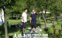 「经济观察」一杯咖啡，如何唤醒千亩茶山？How to awaken a thousand acre tea mountain with a cup of coffee in "Economic Observation"?