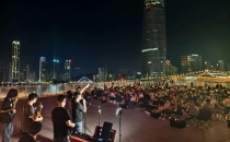 做咖啡、组乐队，他用热爱重新定义了生活Making coffee and forming a band, he redefined life with his passion