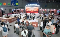 巅峰对决！32名咖啡师同台比拼，这场技能赛尽显匠心Peak showdown! 32 baristas compete on the same stage, showcasing their ingenuity in this skill competition