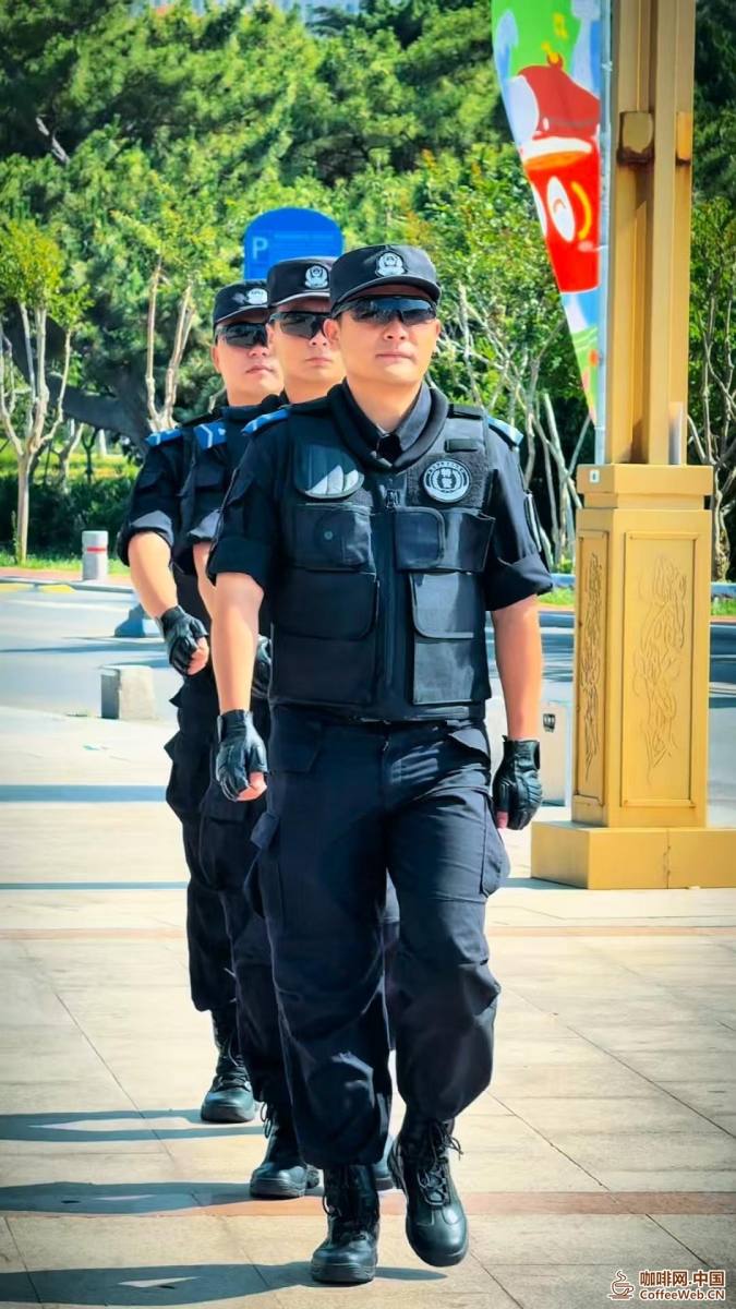 奔赴城市烟火,莱山公安用坚守为咖啡节保驾护航