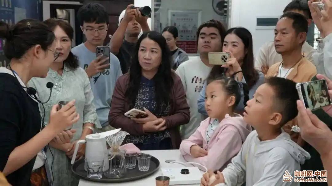 咖啡香里过暑假—“普洱小小咖啡师”的暑期第一课