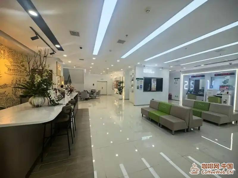 邮储银行贵阳市分行:打造咖啡特色金融服务空间