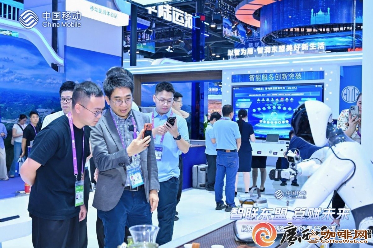 泡茶不洒、冲咖啡不慌……中国移动开源Open-RAIL,让机器人动作精度提升两个数量级